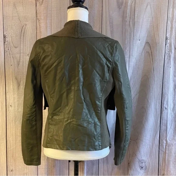 ✅HOST Pick✅ Blank NYC Open Style Jacket, Medium - Picture 3 of 8